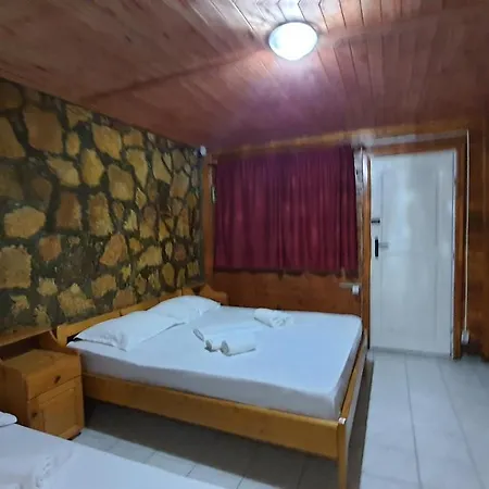 Δωμάτια σε οικογενειακή κατοικία Labirint Chateau