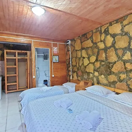 Δωμάτια σε οικογενειακή κατοικία Labirint Chateau *