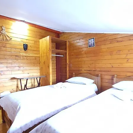 Δωμάτια σε οικογενειακή κατοικία Labirint Chateau Vama Veche