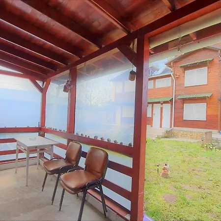 Labirint Chateau Homestay *