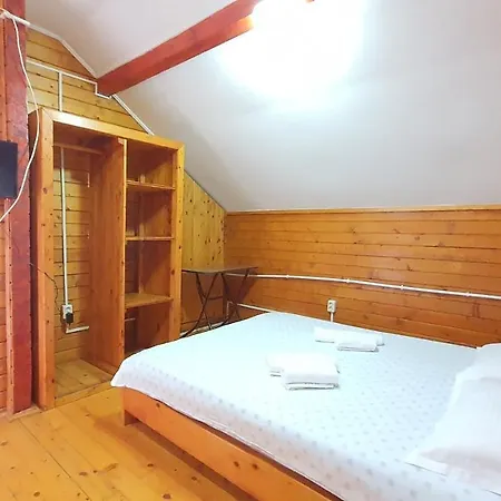 Homestay Labirint Chateau *